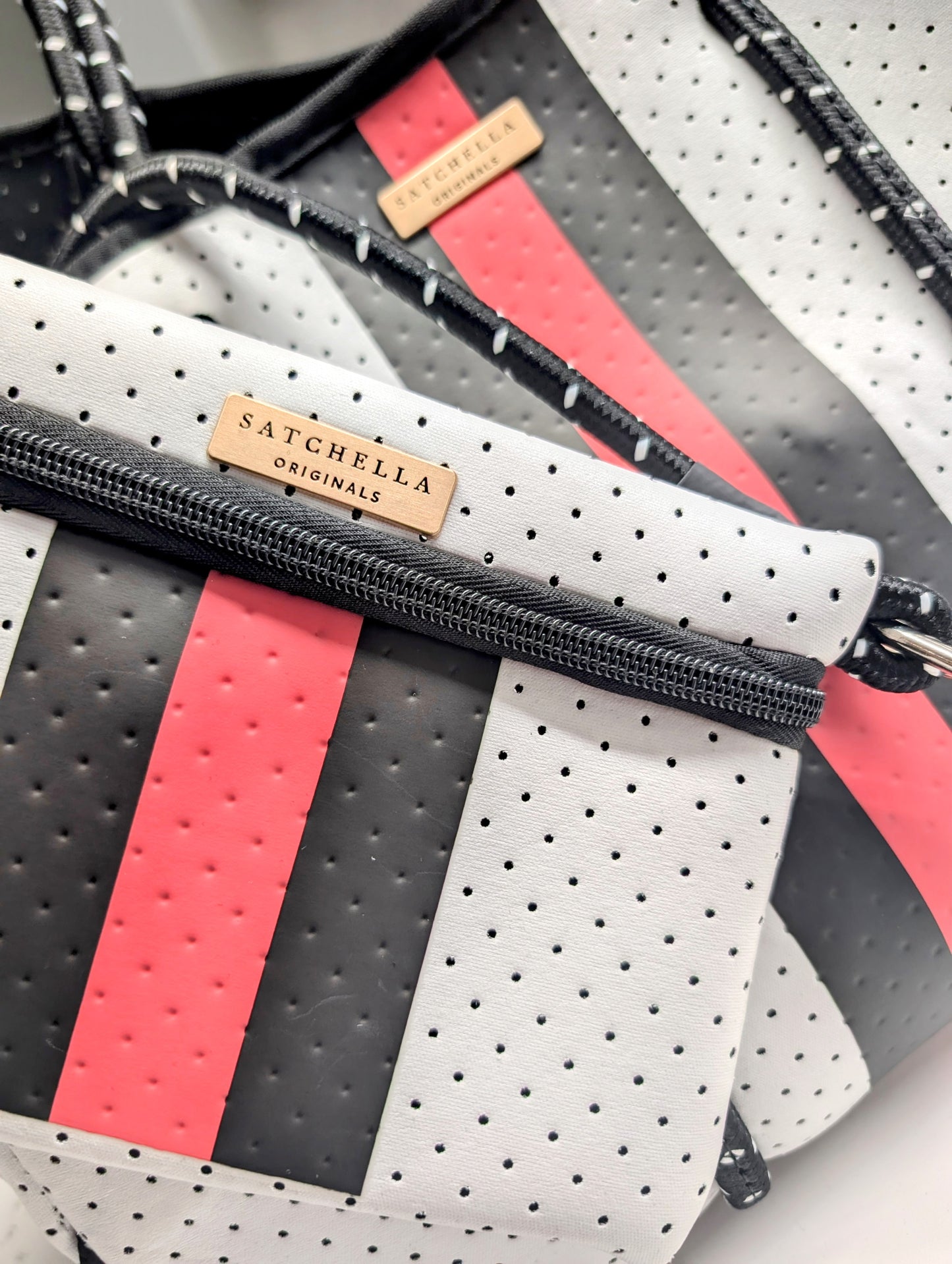 Printed Neoprene Large Tote by Satchella Originals - White/BlackRed